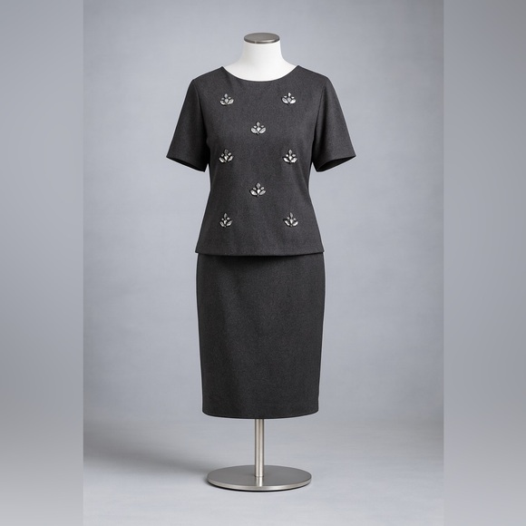 LIZ CLAIBORNE 2 PIECE METALLIC SILVER WITH RHINESTONE EMBLISHEMENTS SIZE L NWT - Picture 1 of 9